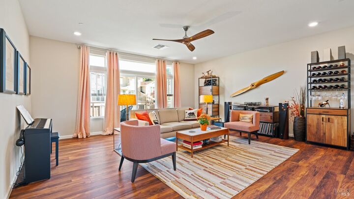 Property Photo: 530 Jade Street CA 94952