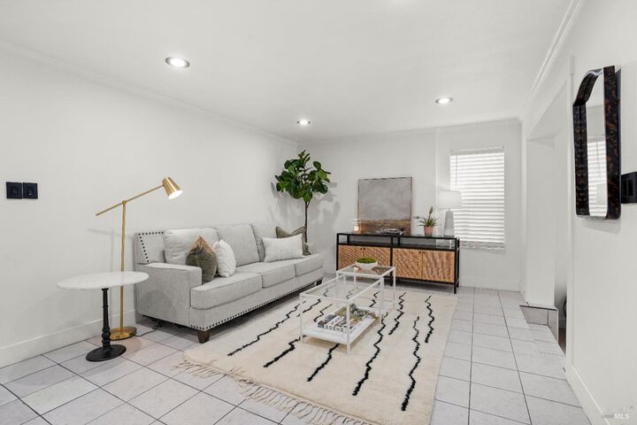 Property Photo:  370 Clara Street  CA 94603 