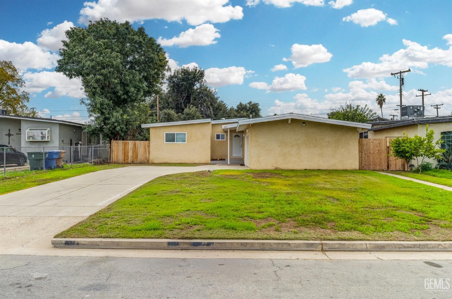 Property Photo:  2612 Lee Street  CA 93304 