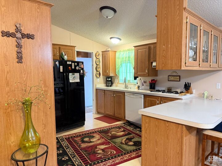 Property Photo:  107 Serve  CA 93308 