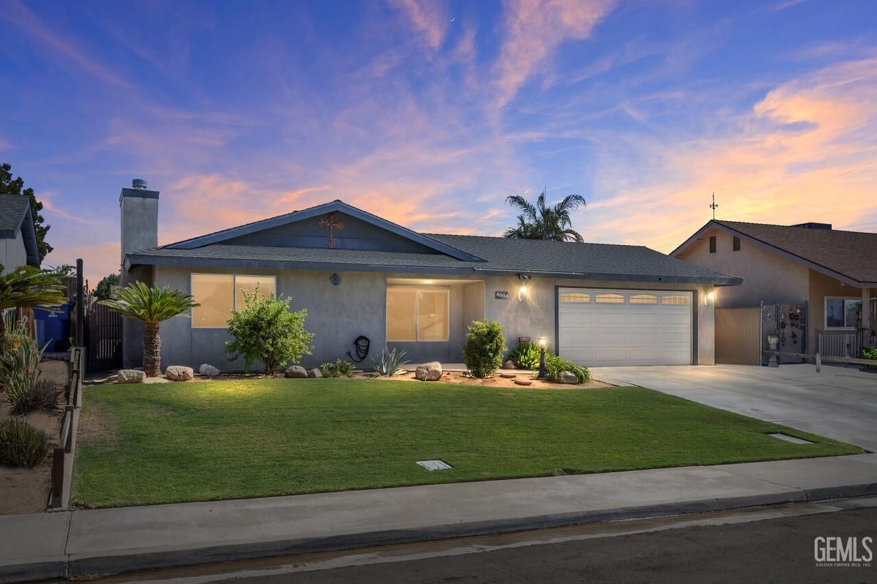 Property Photo: 4604 Marlow Court CA 93308