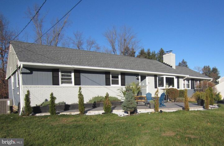 Property Photo:  6 Morningside Drive  NJ 08534 
