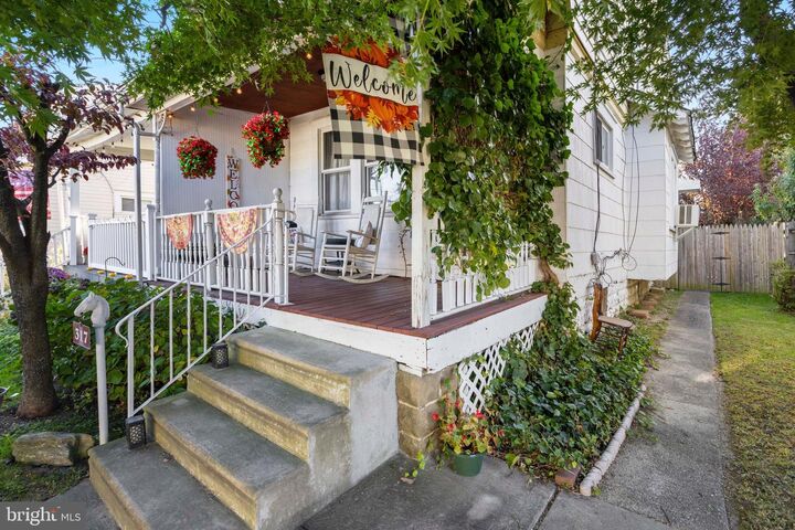 Property Photo:  317 N Llanwellyn Avenue  PA 19036 