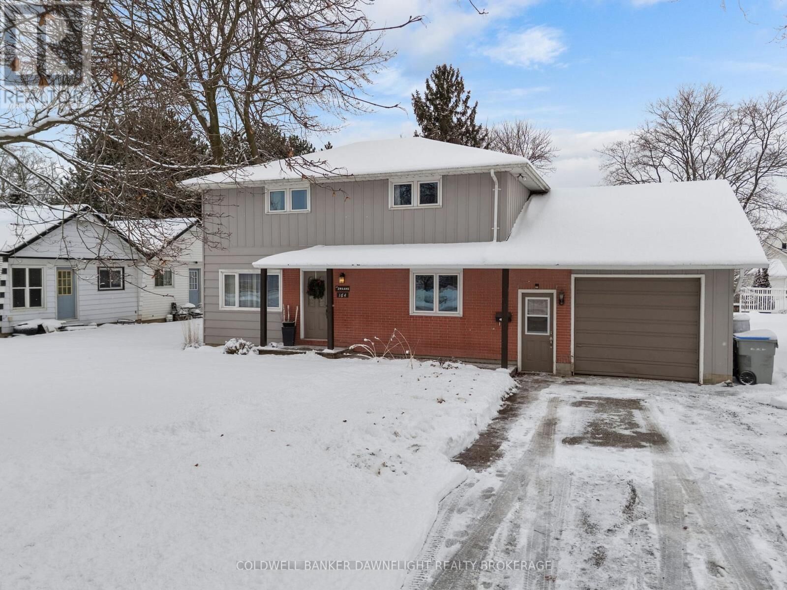 Property Photo:  164 Oxford Street West  ON N0M 1X0 