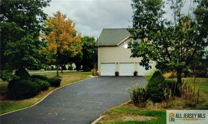 Property Photo:  2 Colonial Court  NJ 08536 