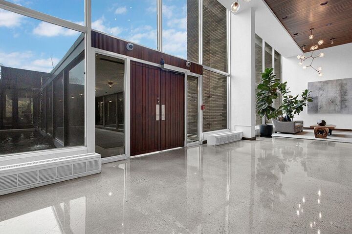 Property Photo:  1000 Urlin Avenue  OH 43212 