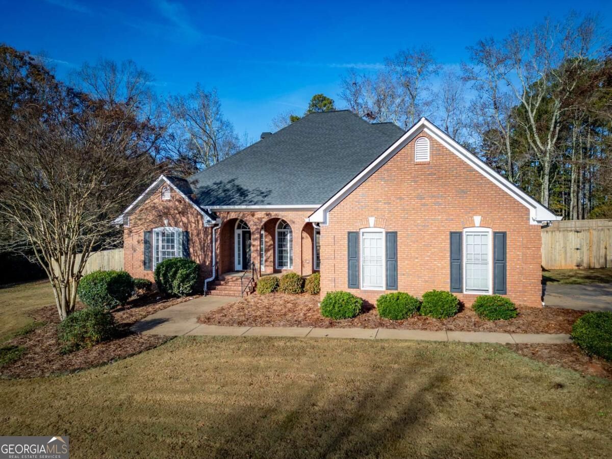 Property Photo:  1010 Oaklake Terrace  GA 30677 
