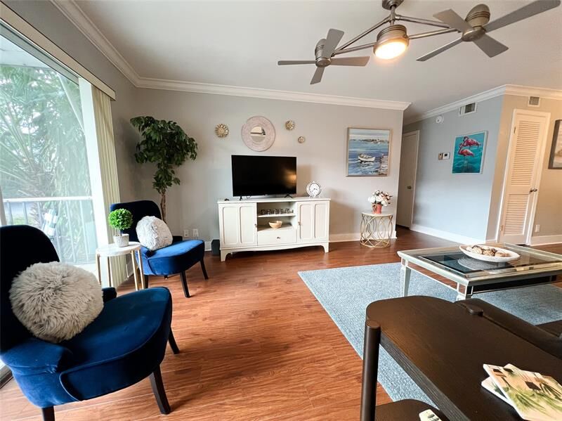 Property Photo:  6239 Bay Club Dr 1  FL 33308 