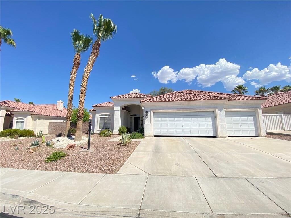 Property Photo: 2573 Mizzoni Circle NV 89052