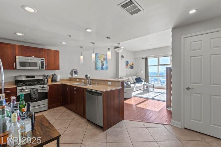 Property Photo:  150 Las Vegas Boulevard 1608  NV 89101 