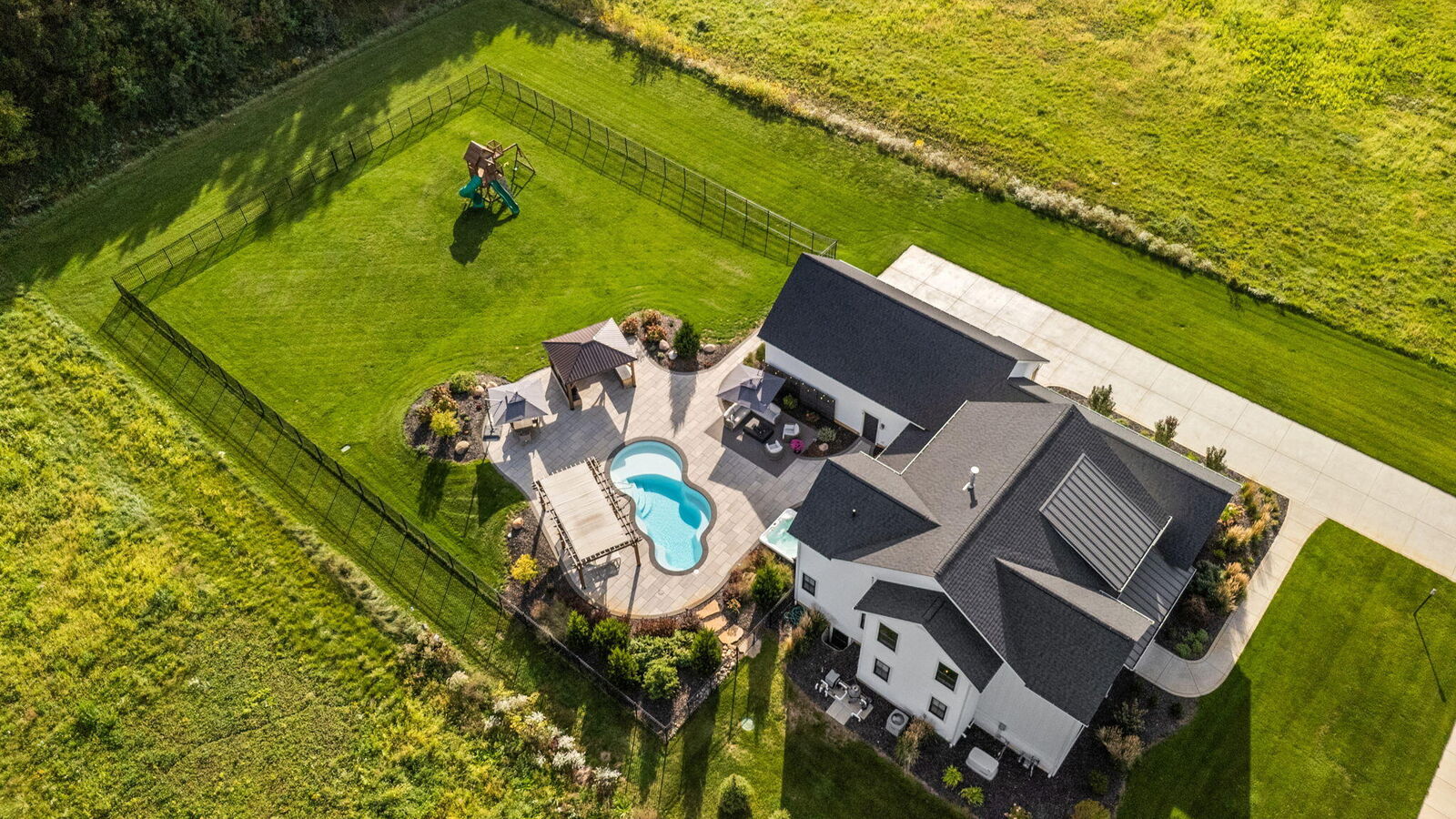 Property Photo:  494 Stonebridge Pkwy  IN 46383 