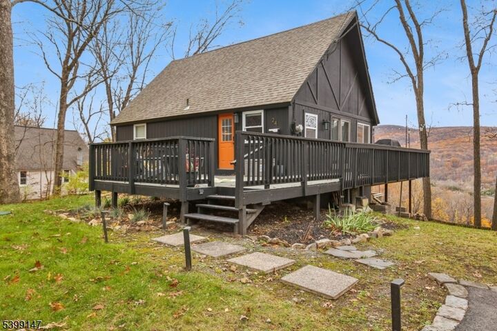 24 Peach Tree Rd  Vernon Twp. NJ 07462 photo