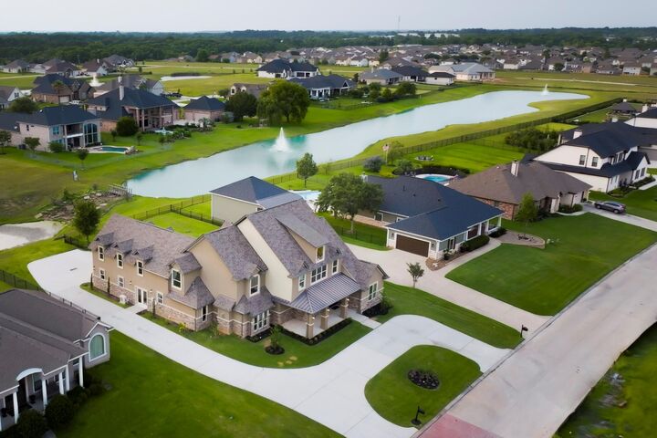 Property Photo: 10887 Decatur Street TX 77318