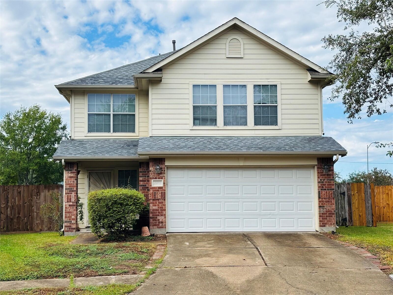 Property Photo:  3302 Field Manor Lane  TX 77047 