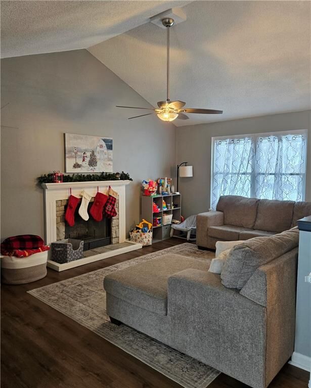 Property Photo:  708 E Parma Way  KS 66030 