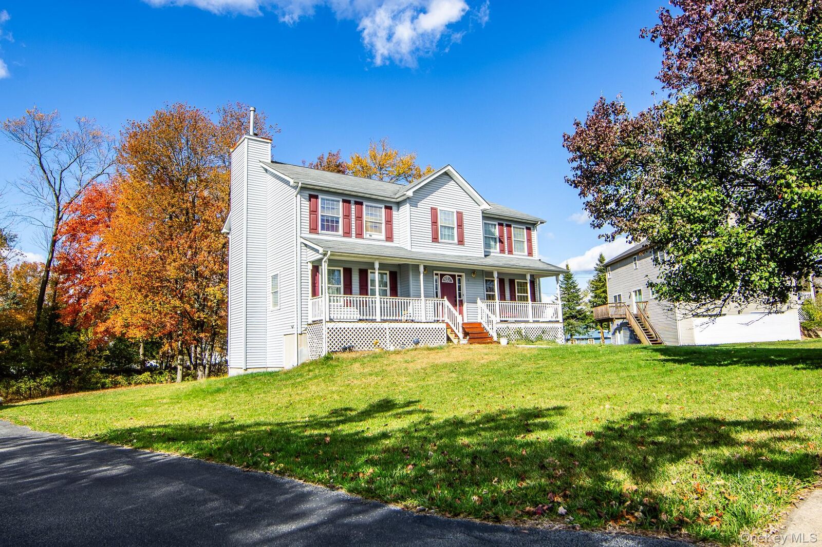 Property Photo:  4 Wayne Court  NY 10941 