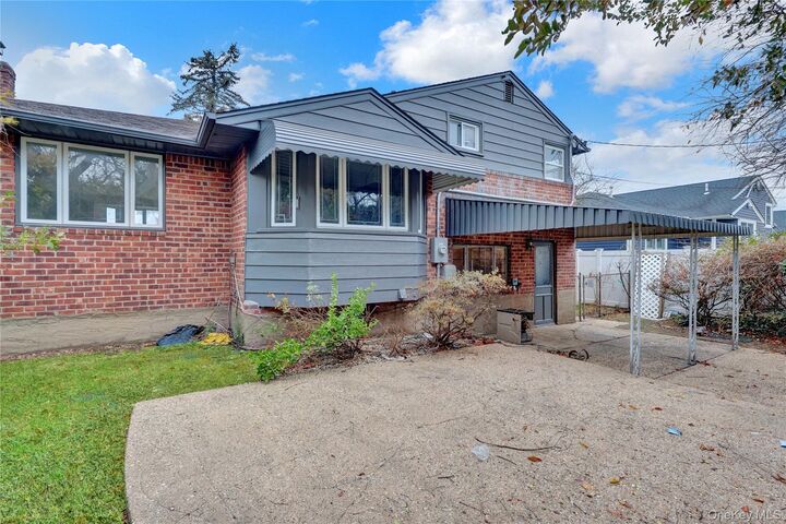 Property Photo: 101 Beverly Place NY 11756