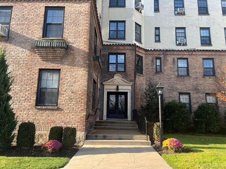 Property Photo:  1273 North Avenue 3-1G  NY 10804 