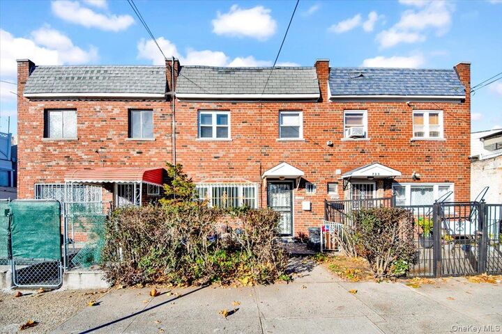 Property Photo: 733 Rhinelander Avenue NY 10462