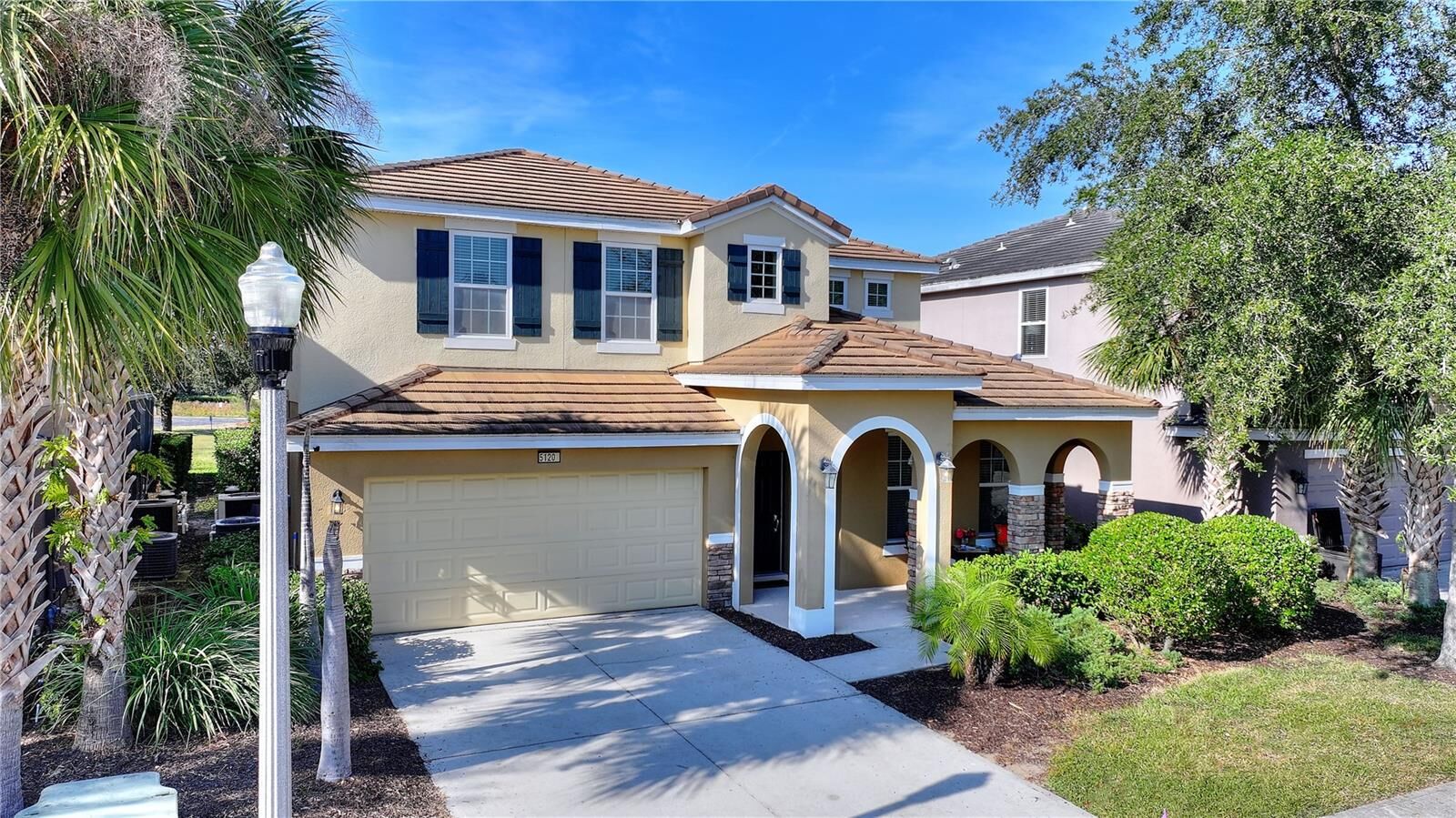 Property Photo:  5120 Oakbourne Avenue  FL 33837 