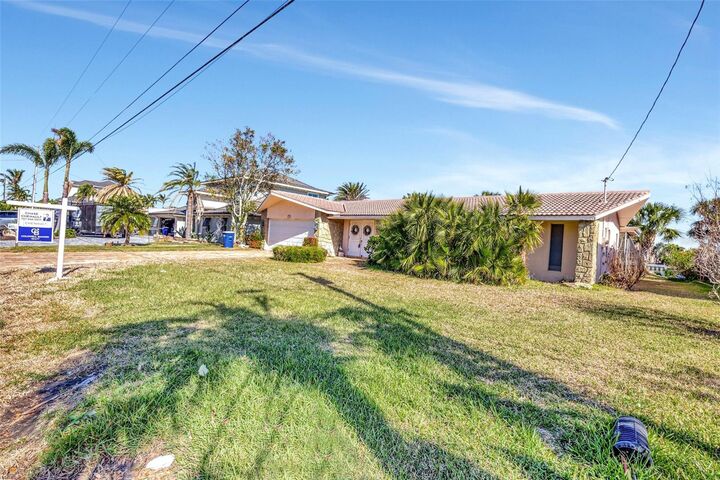 Property Photo: 219 Leeward Island FL 33767