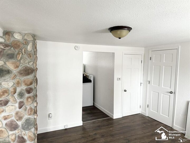 Property Photo: 625 W Fifth Street MI 48161