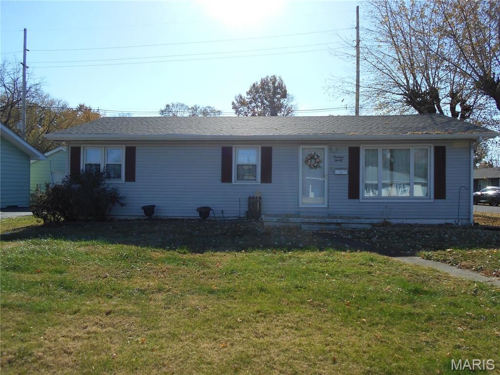 Property Photo:  1420 Norwood Drive  IL 62040 