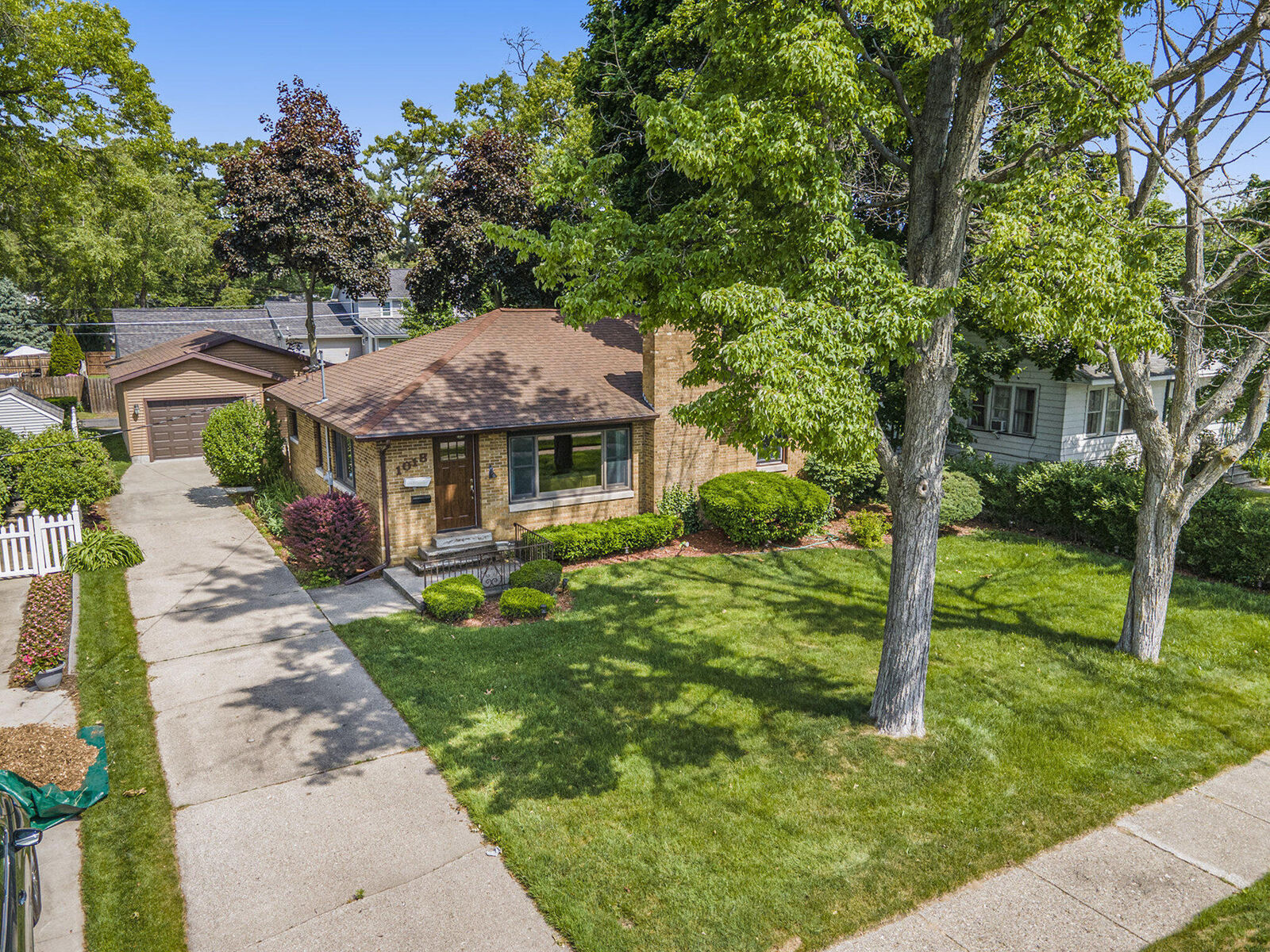 Property Photo:  1018 Ruddiman Drive  MI 49445 