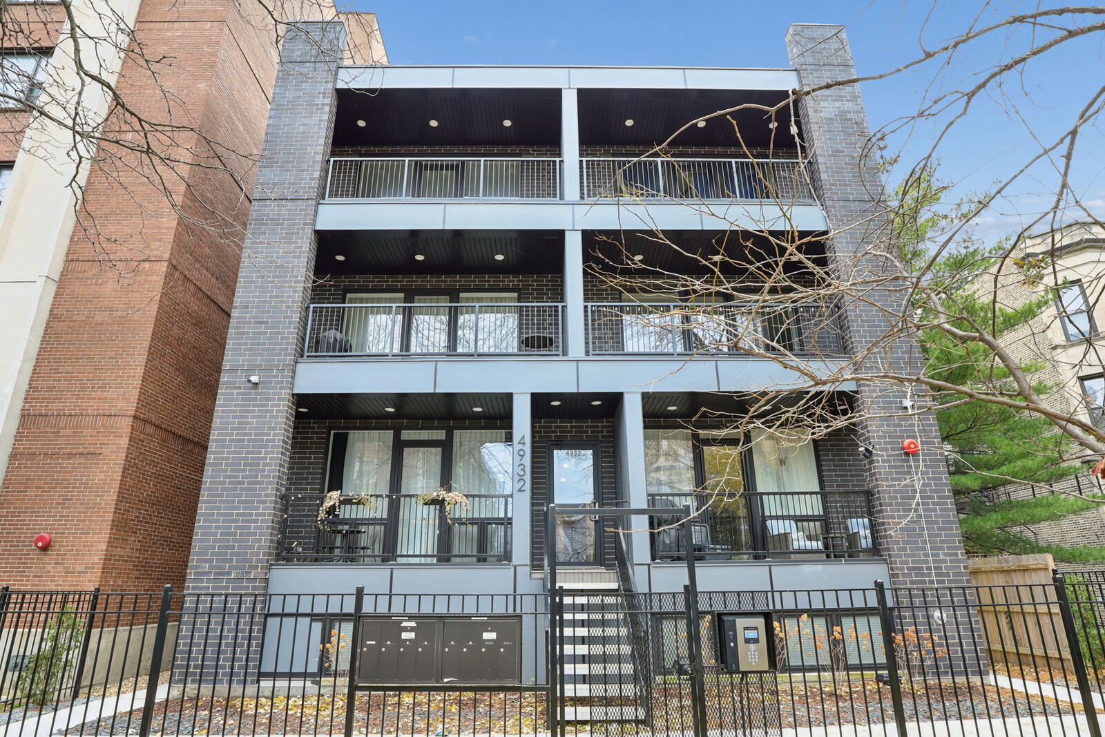 Property Photo:  4932 N Kenmore Avenue 3N  IL 60640 