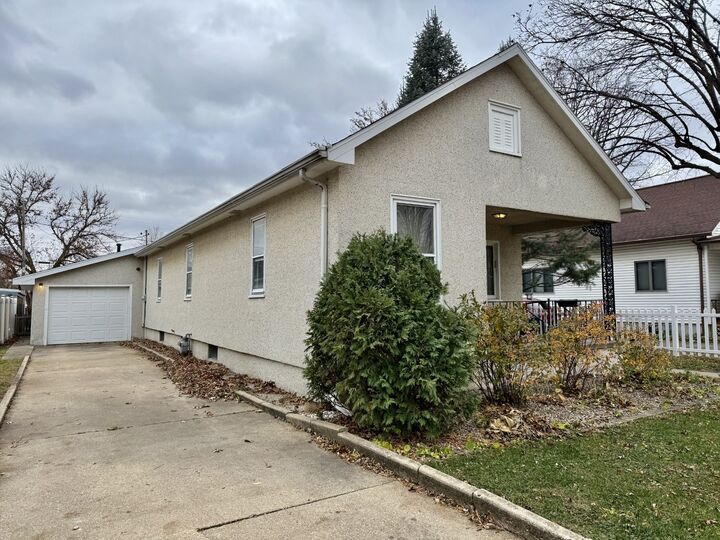 Property Photo: 236 10th Street IL 61301
