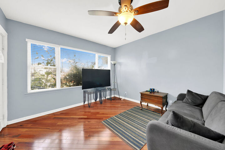 Property Photo:  850 N Kildare Avenue  IL 60651 