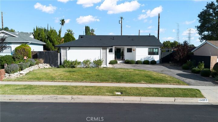 Property Photo:  11432 Sophia Avenue  CA 91344 