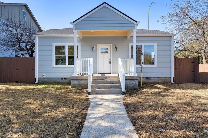 Property Photo:  1815 7th Ave N  TN 37208 