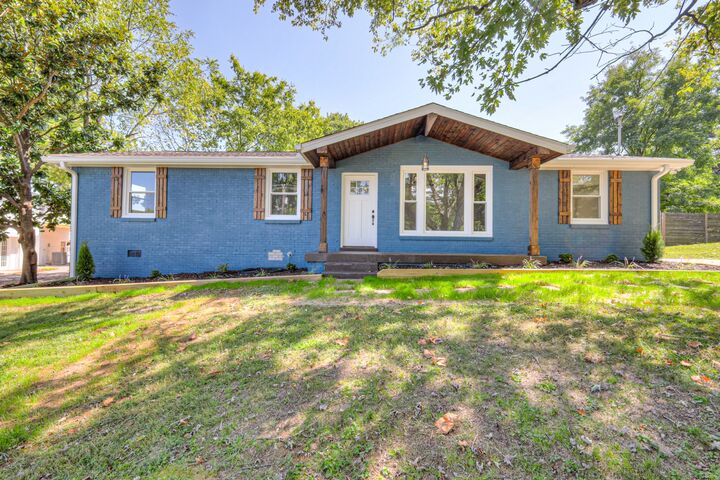 Property Photo:  403 Kinhawk Dr  TN 37211 