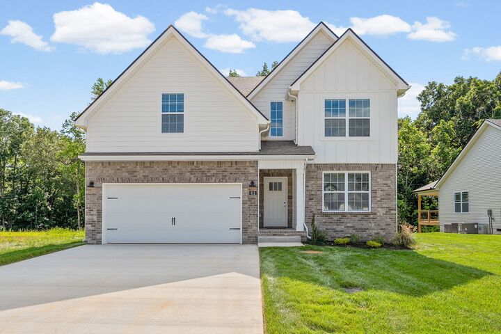 Property Photo: 612 Willow Park Dr TN 37043