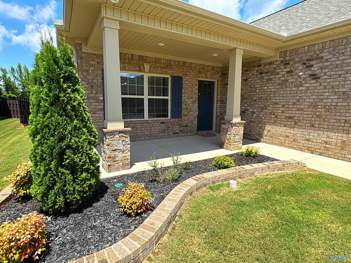 Property Photo: 9574 Abington Cove Boulevard AL 35757