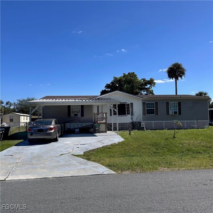 Property Photo: 7607 Peyraud Drive FL 33917