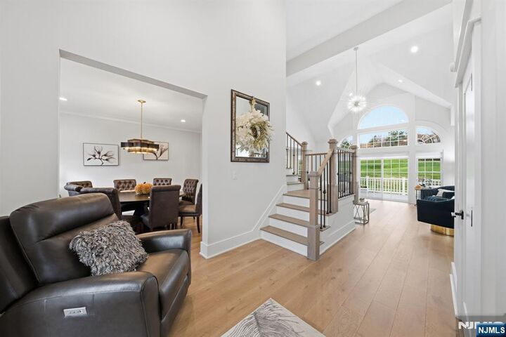 Property Photo:  14 Country Lane  NJ 07419 