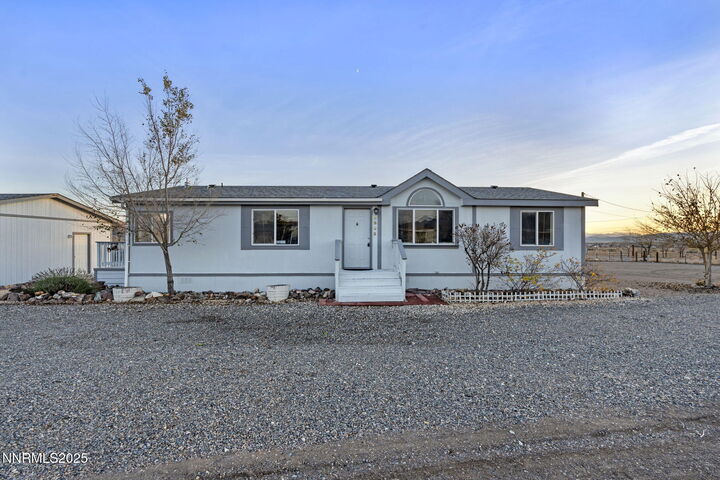 Property Photo: 8905 Iroquois Trail NV 89429