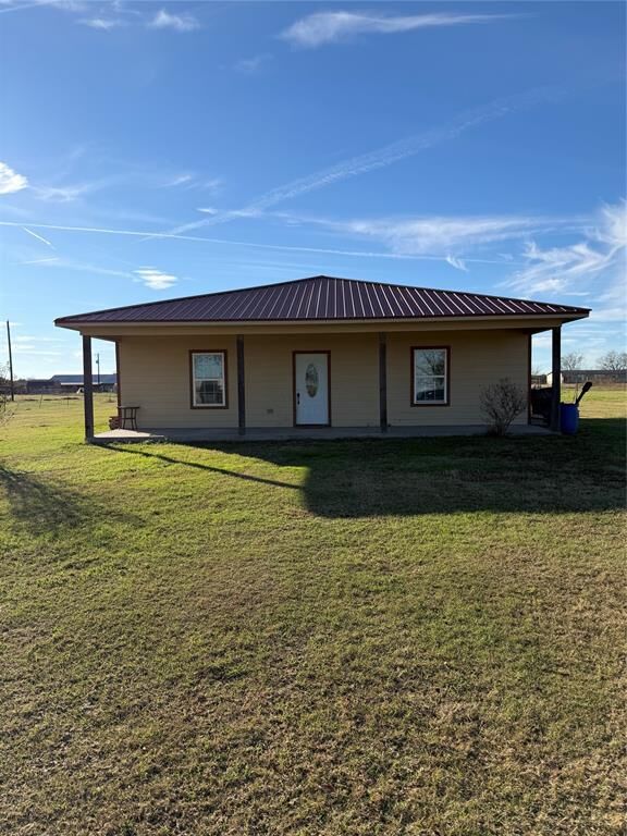 Property Photo: 434 County Road 1127 N TX 75433