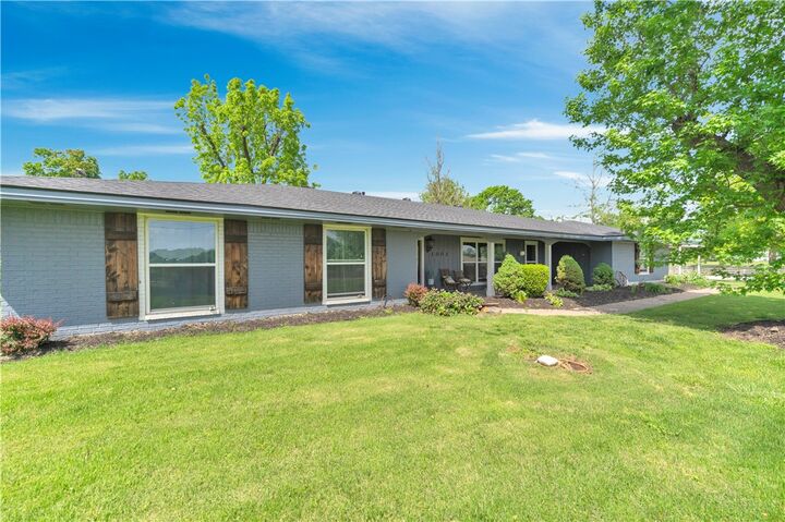 Property Photo:  1003 W Price Lane  AR 72758 