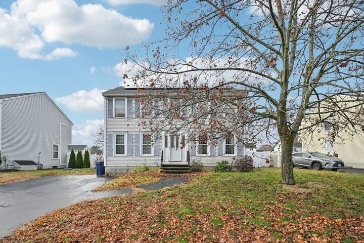 29 Wimbledon Xing  Dracut MA 01826 photo