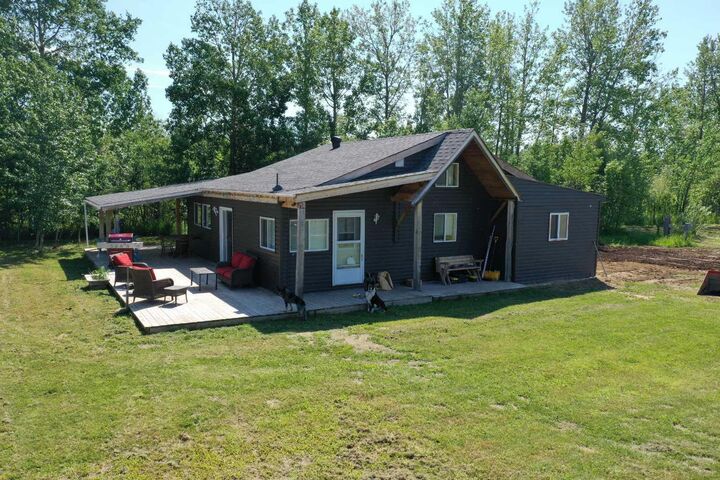 163033 Twp Rd 714 — photo 1