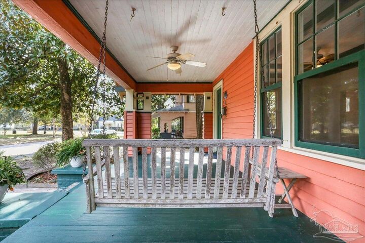 Property Photo: 1011 N Reus St FL 32501