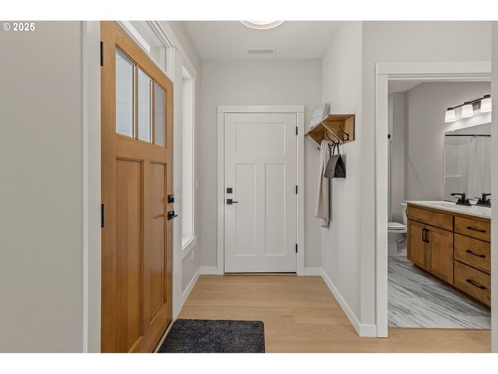 Property Photo:  5000 NE 71st St  WA 98661 