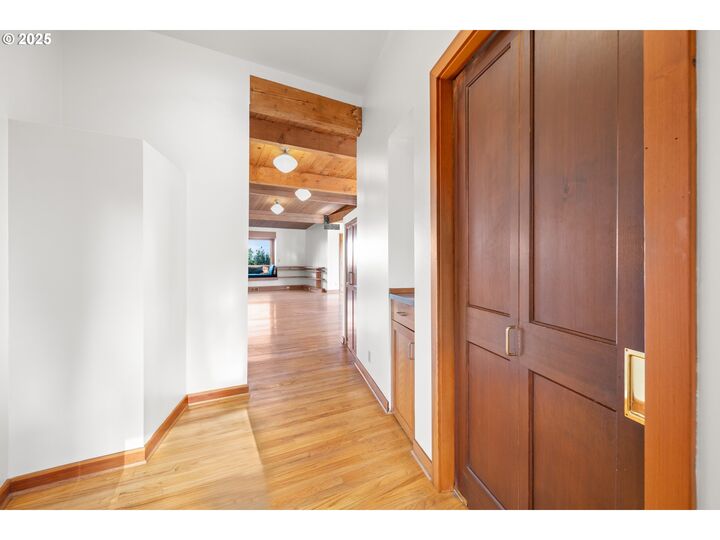 Property Photo:  2705 NW Pettygrove St  OR 97210 