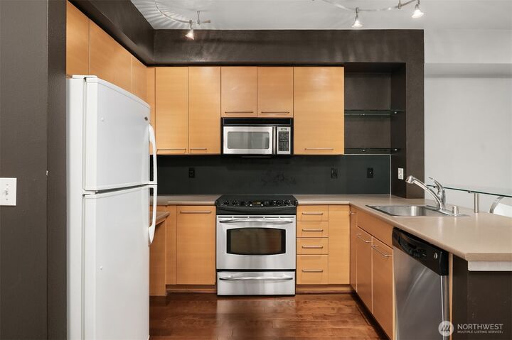 Property Photo:  1410 E Pine Street W224  WA 98122 