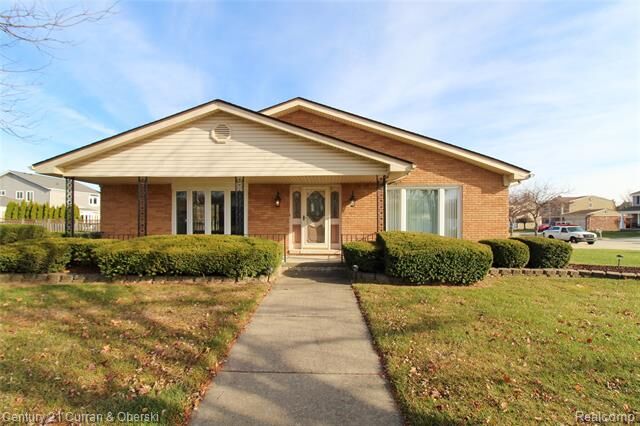 Property Photo: 15810 Cumberland Street MI 48193