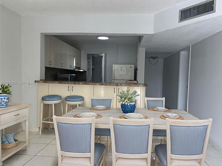 Property Photo: 7920 N Colony Cir N 204 FL 33321