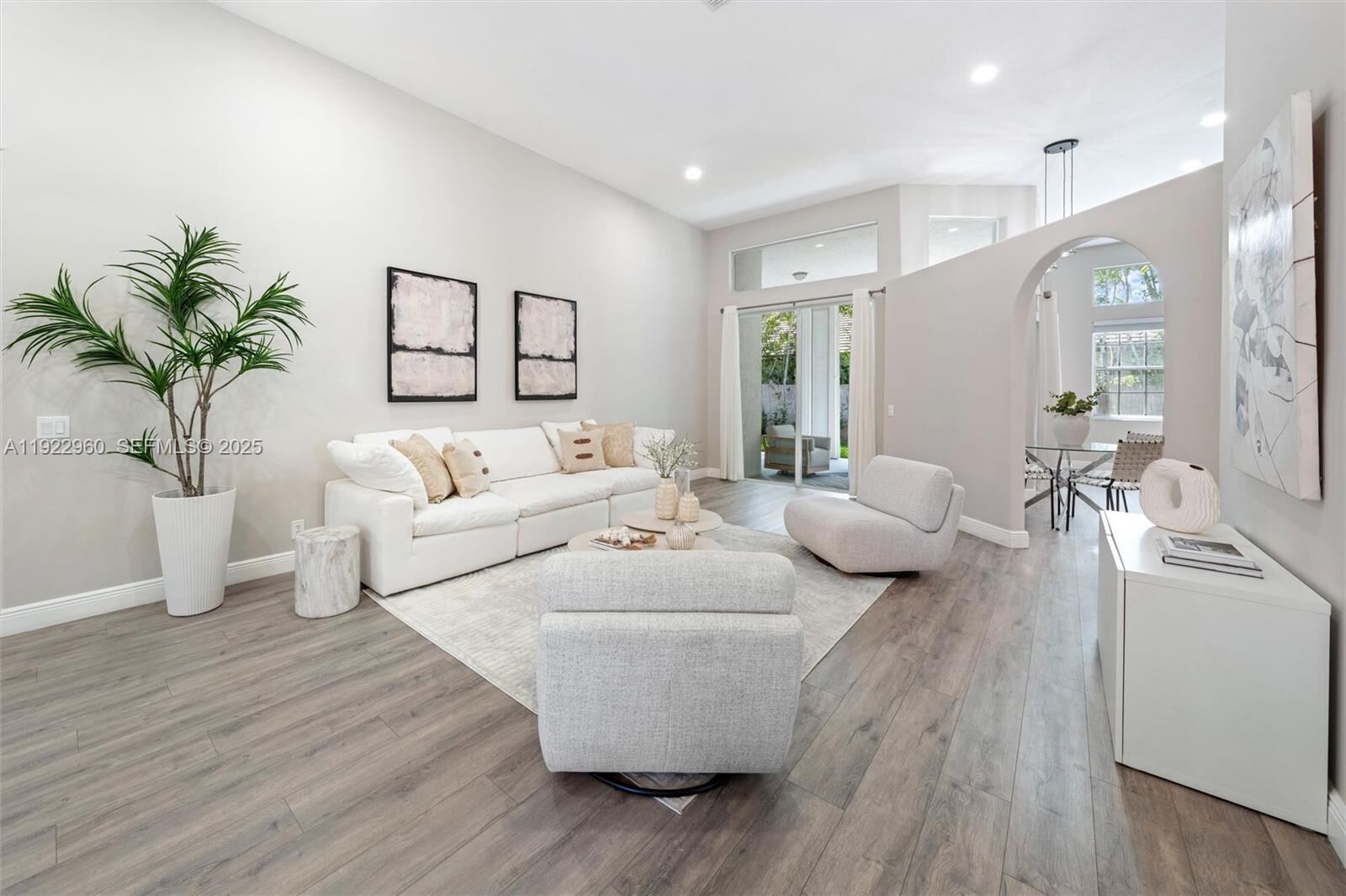 Property Photo:  2587 Jardin Ct 0  FL 33327 